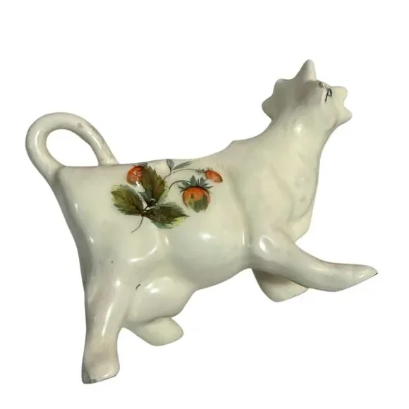Vintage porcelain Strawberry Cow Creamer - Picture 11 of 16